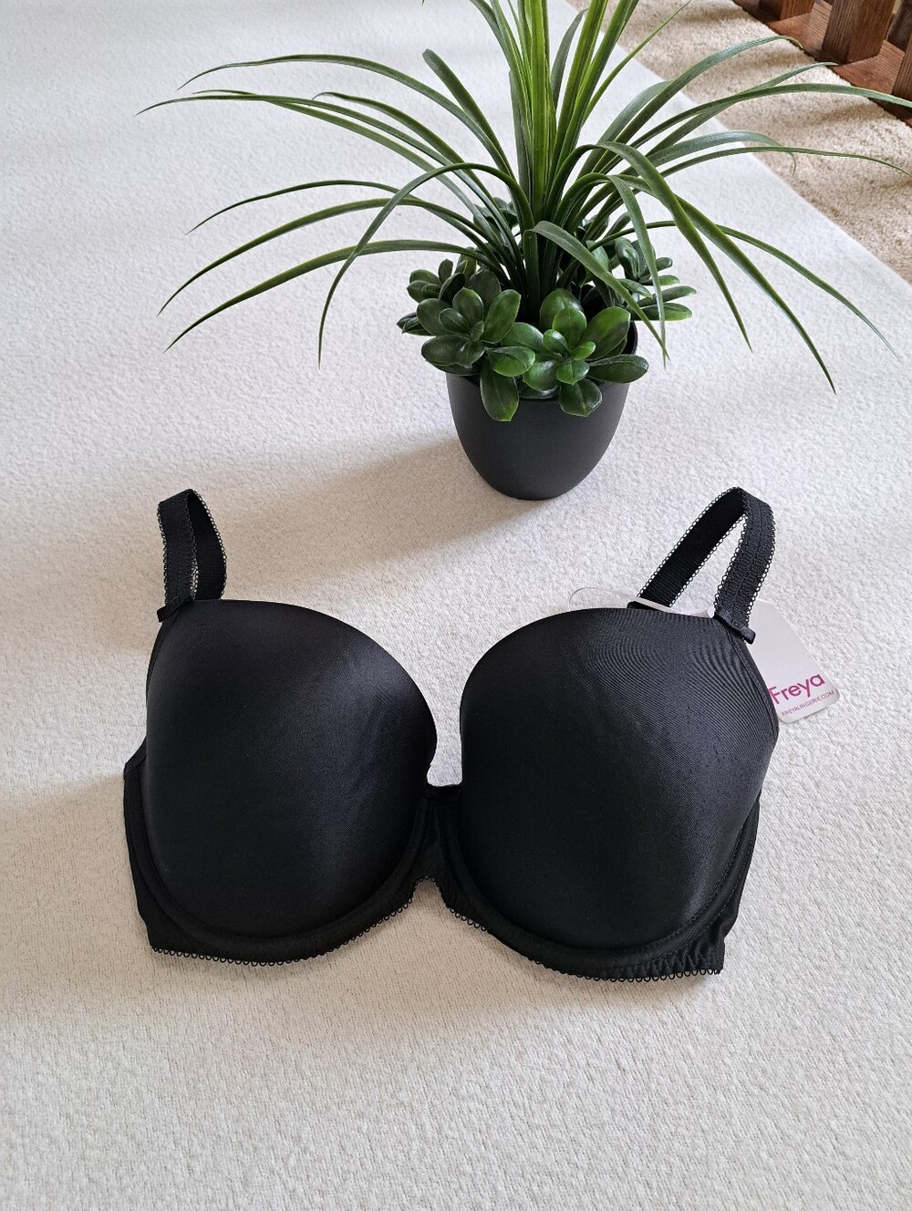 Freya Bra NWT Black Smooth Size 30GG Feminine Lingerie Bow Adjustable